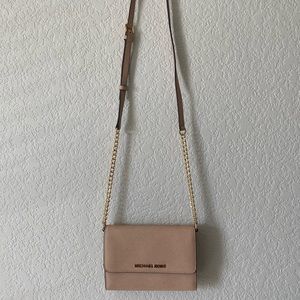 Michael Kors Jet Set Travel Crossbody in Blush Saffiano Leather